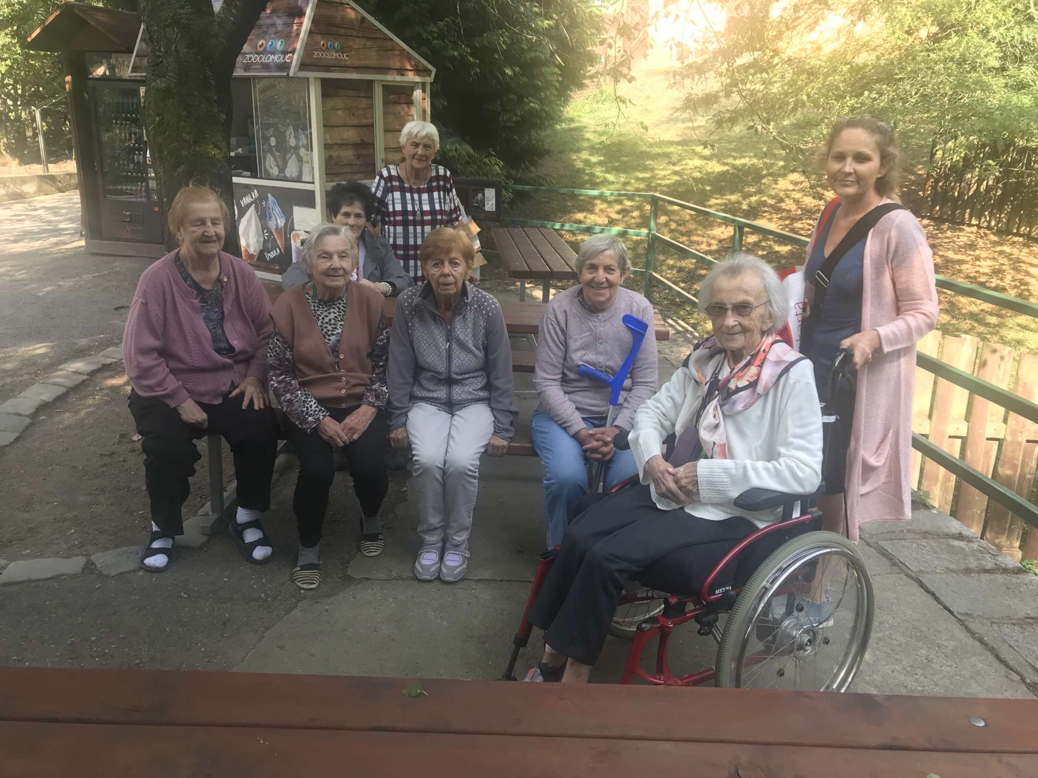 Klienti SeniorCentra Olomouc navštívili ZOO na Svatém kopečku