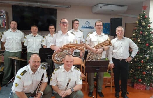 Vystoupení vojenské hudby v SeniorCentru Olomouc