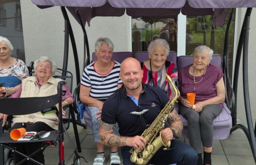 Saxofonista Dr. Sax v SeniorCentru Olomouc